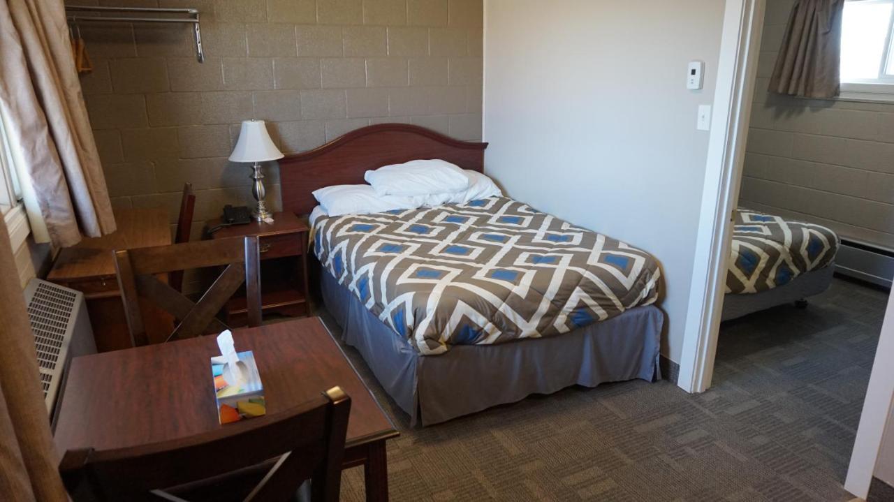 Caravel Motel Swift Current Εξωτερικό φωτογραφία